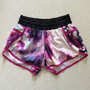 VEUC Lululemon Blooming Pixie Tracker Shorts sz 6